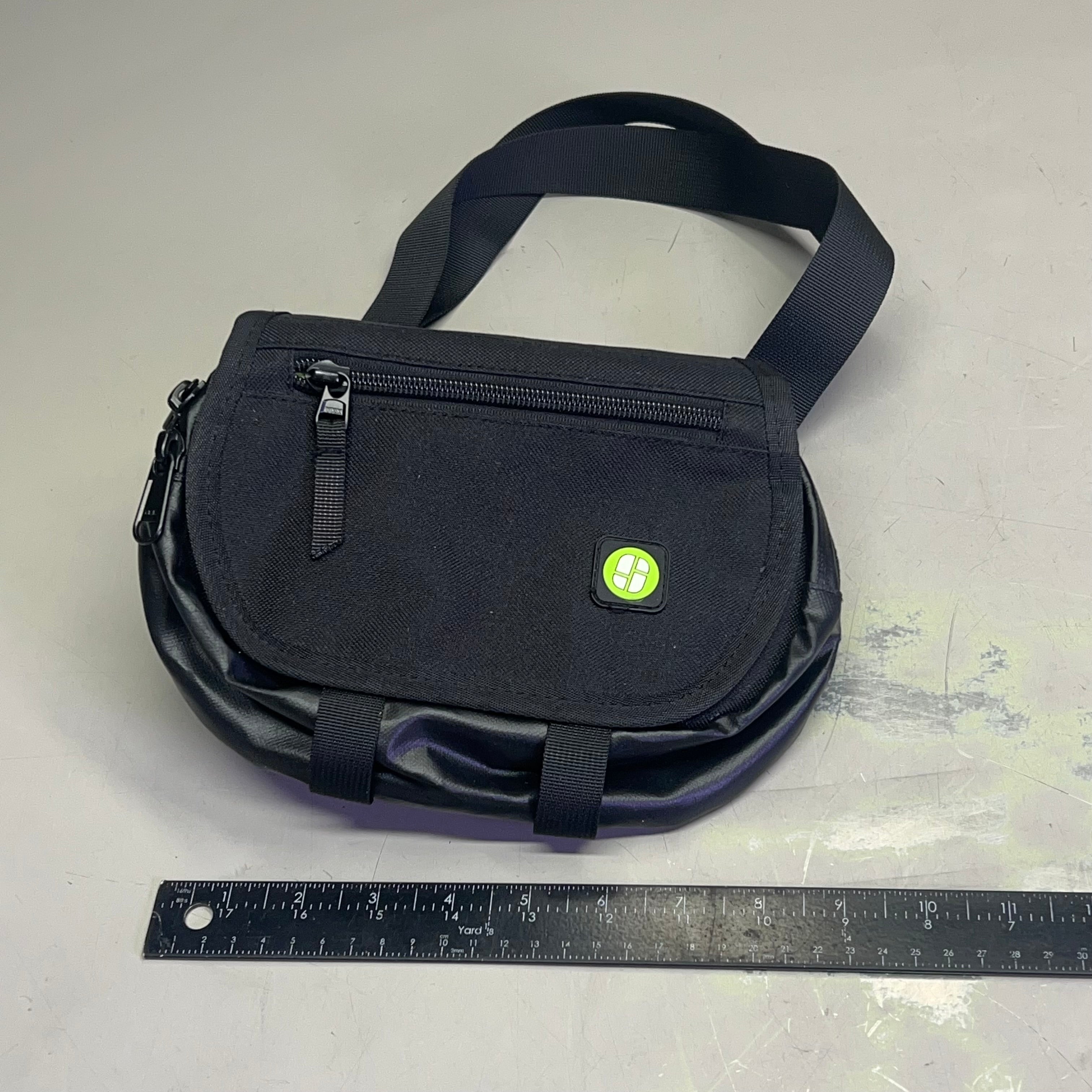 STASH LOGIX Durango Combo Lock Smell Proof Fanny Pack  9" Bag 50" Sling Black