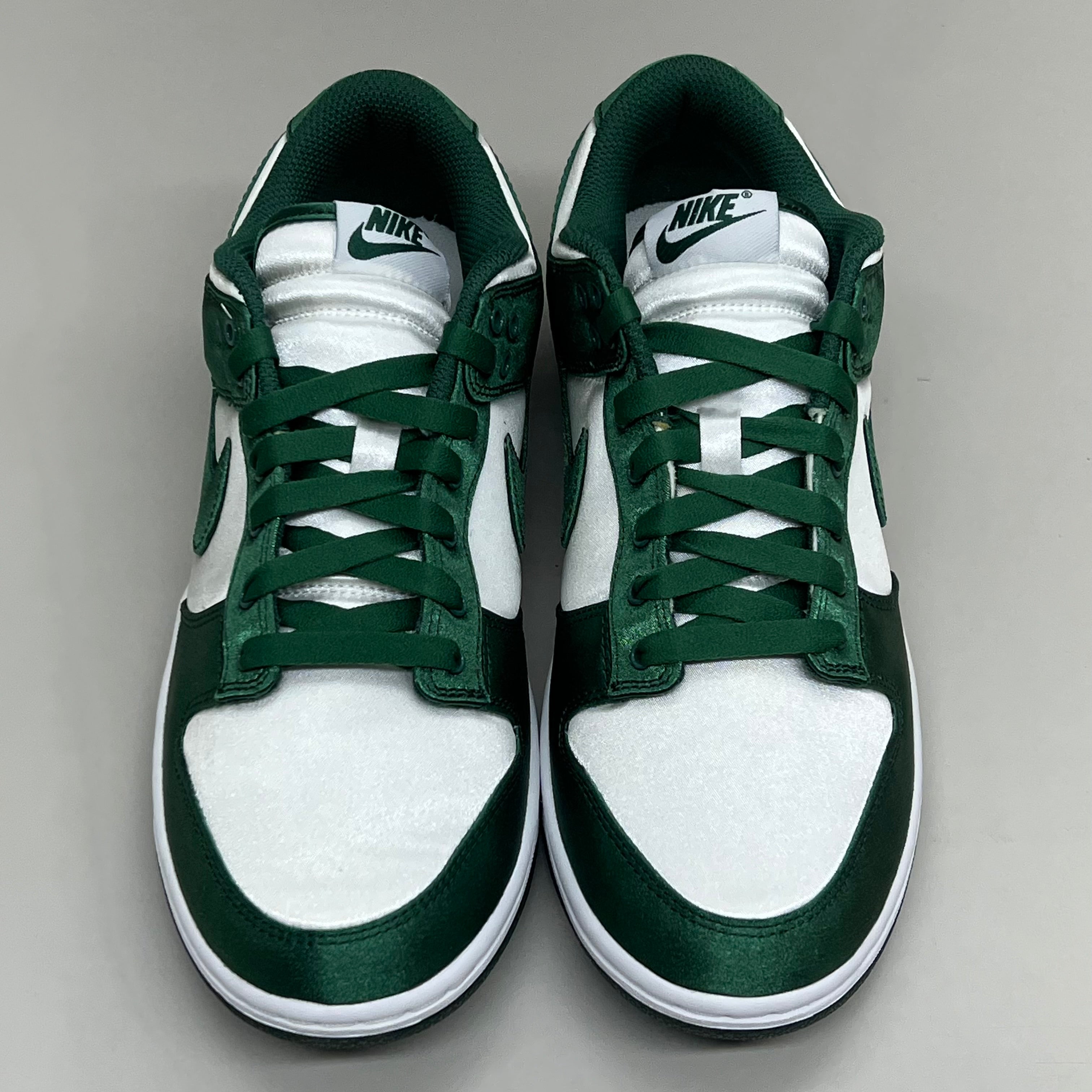 NIKE Dunk Low Satin ESS SNKR Sz Women's 5 Men's 3.5 White/Team Green DX5931100