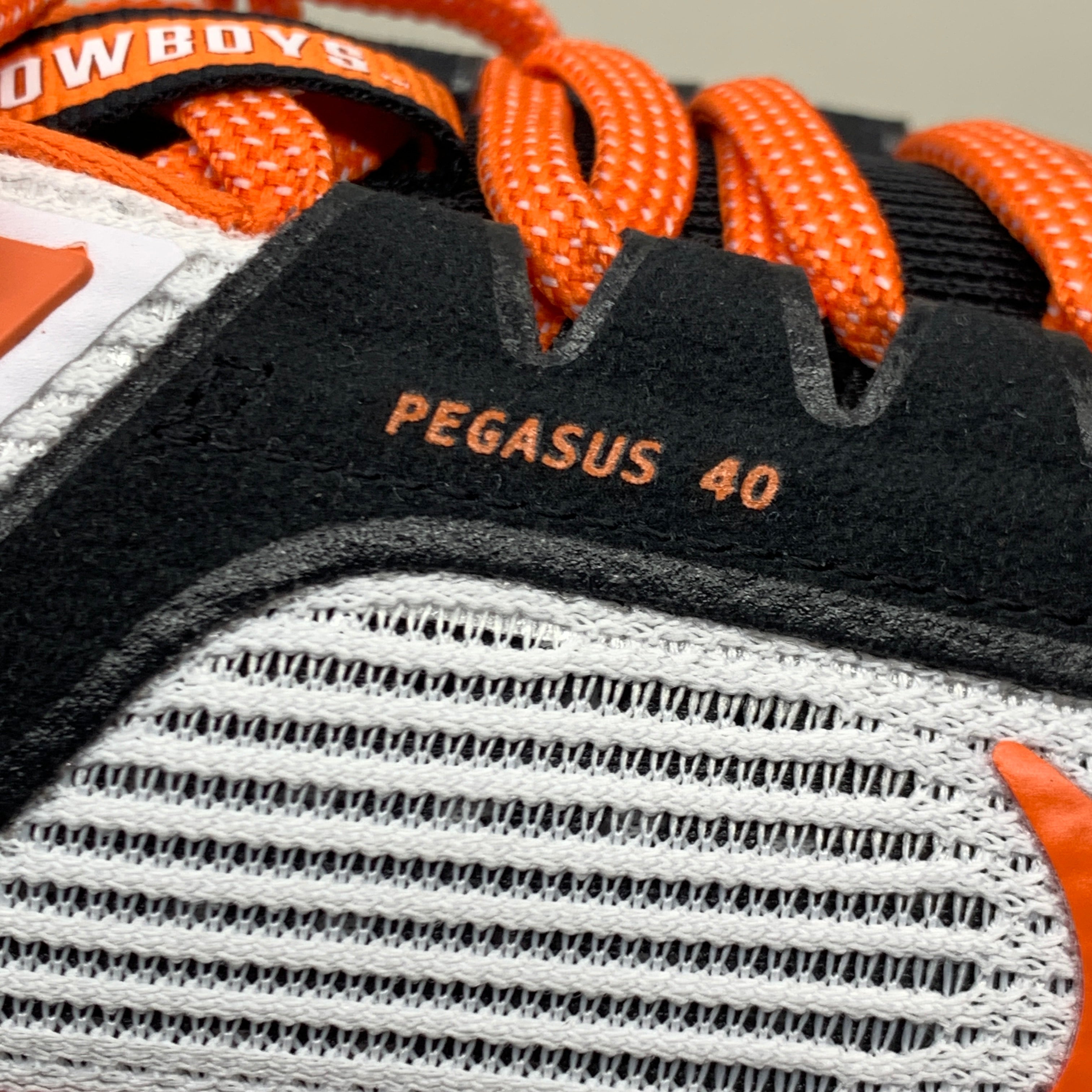 NIKE Zoom Pegasus 40 OK STATE White Shoes, Brilliant Orange & Black 9.5 W 8 M DZ5973-100