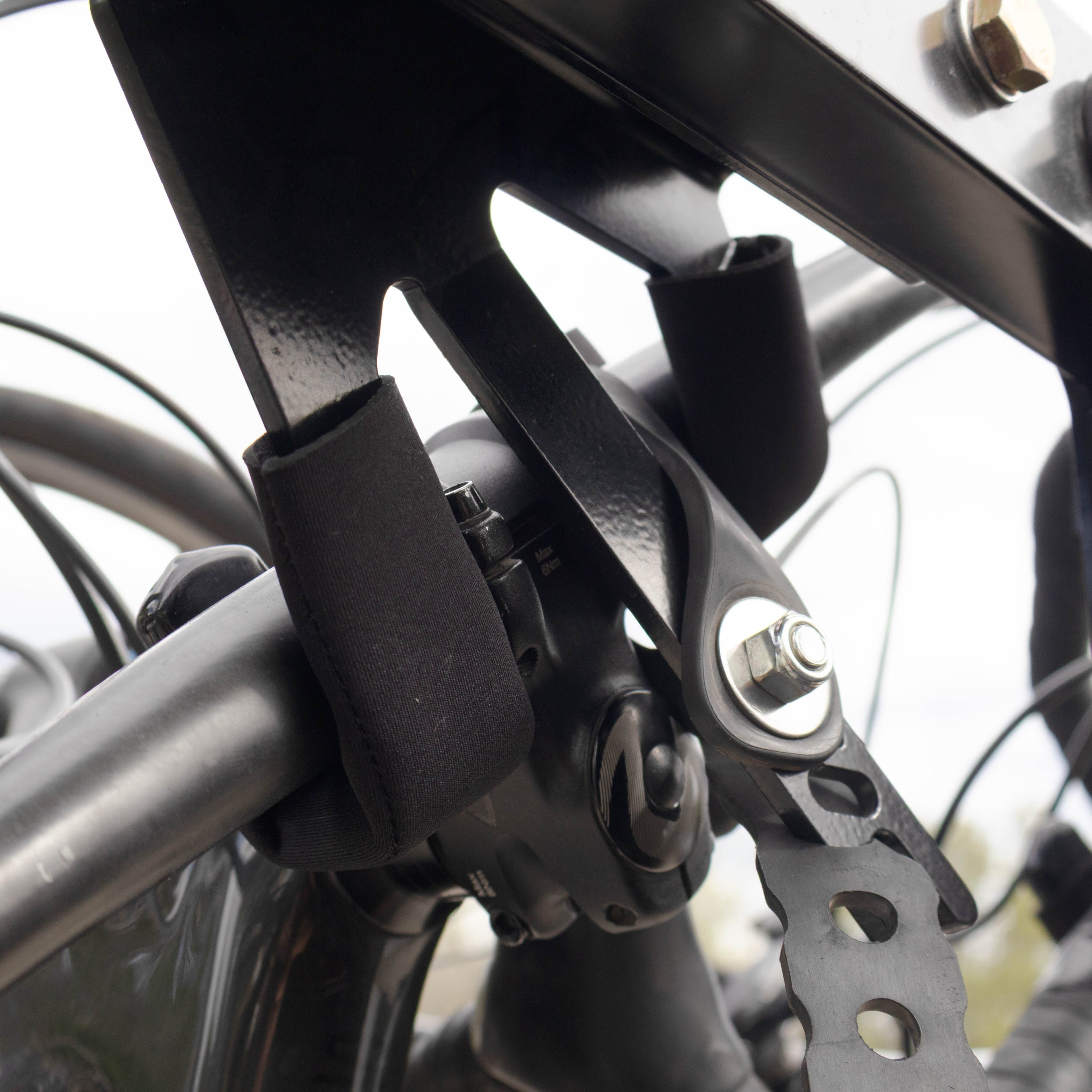Chuck Rack Neoprene Handlebar Sleeves | Extra Hook & Handlebar Padding