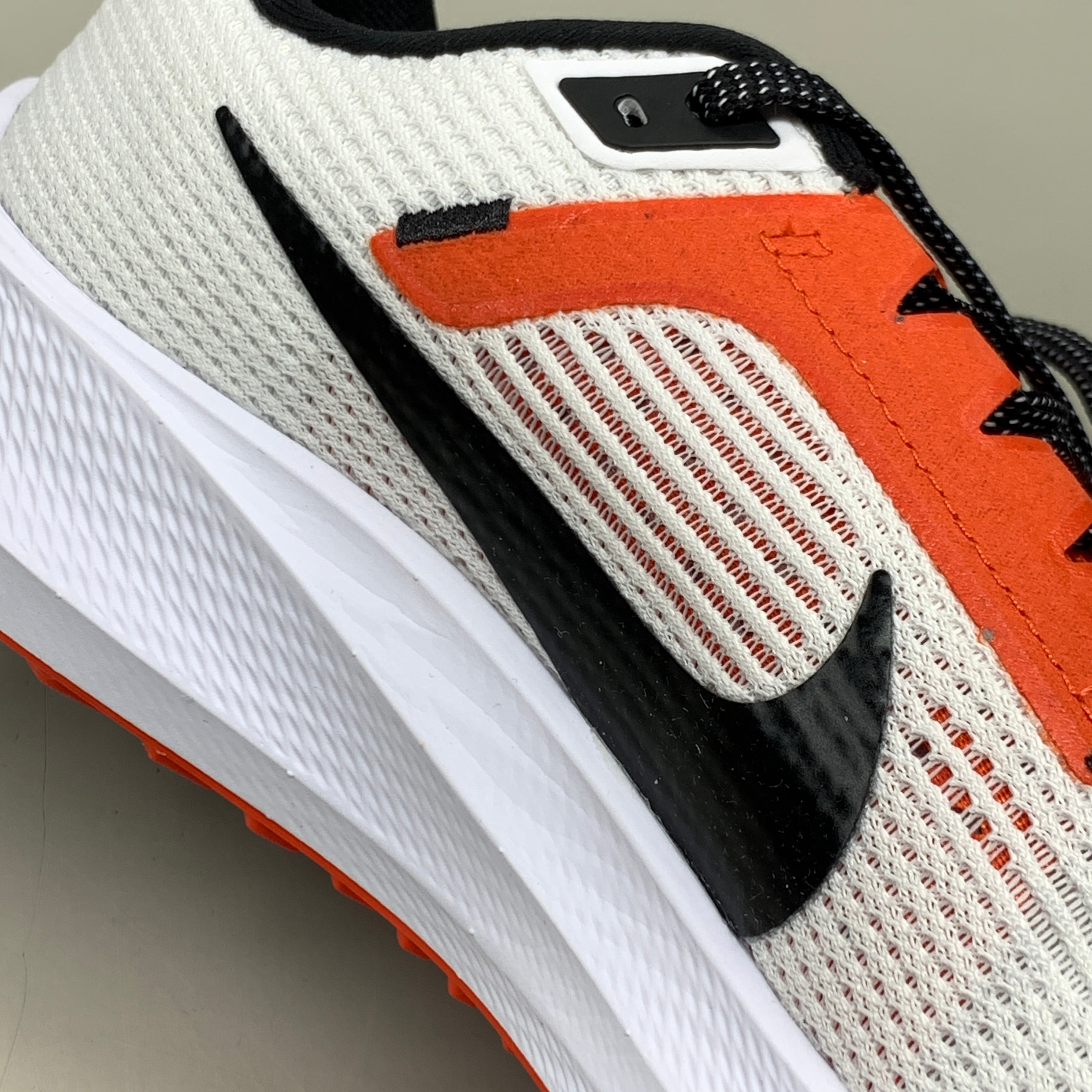 NIKE Zoom Pegasus 40 Oregon St Shoes White Team Orange & Black 15.5 W 14 M DZ5954-100