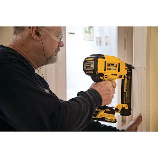 DEWALT DCN680D1 20V MAX* XR® 18 GA Cordless Brad Nailer Kit