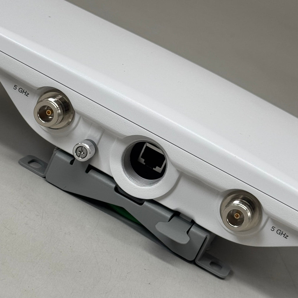 CISCO High Performance 802.11 Ax Wireless Access Point Outdoor Wifi 6 White MR76 (tied to a business)