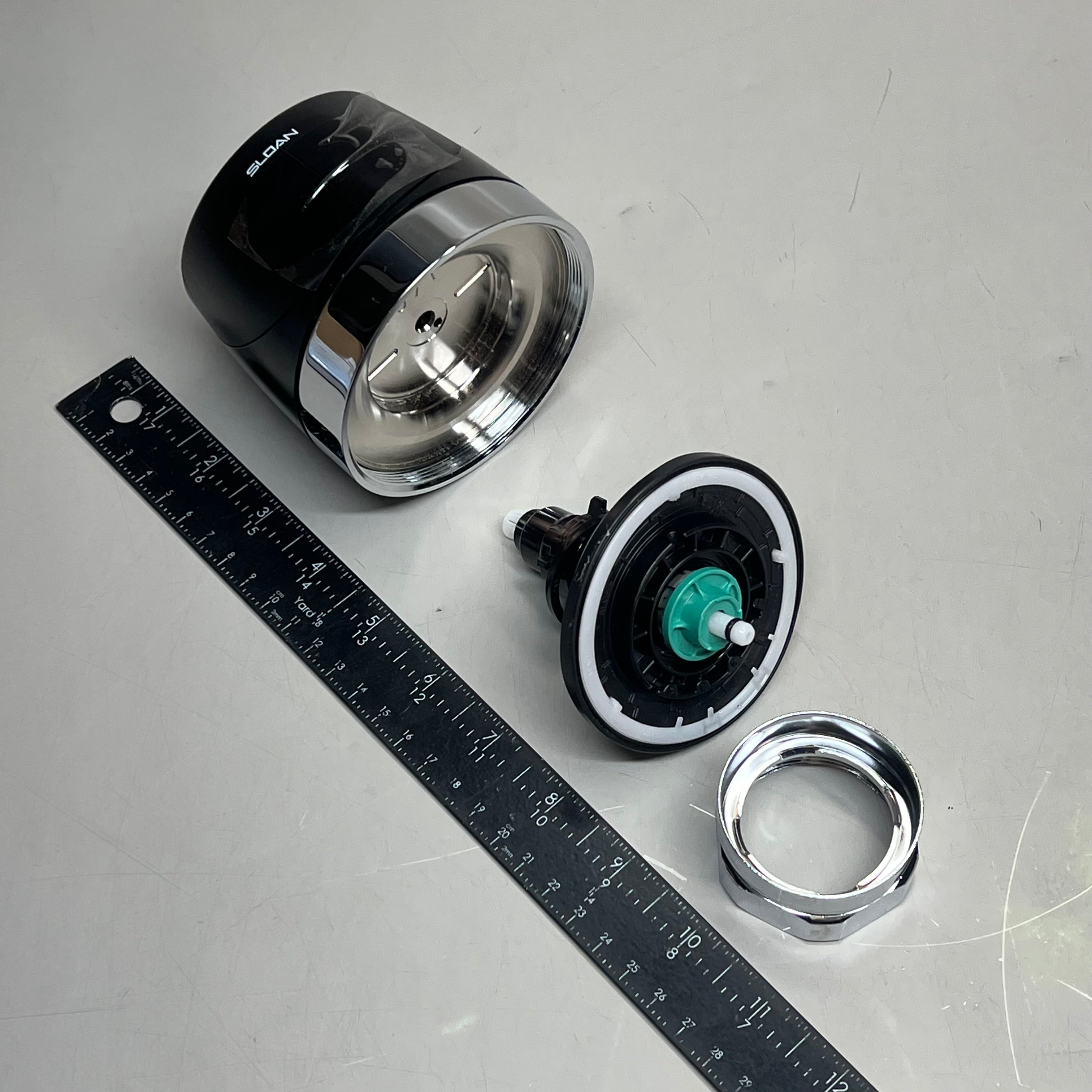 SLOAN OPTIMA PLUS Battery Powered Sensor Activated Flushometer Chrome 8111-1.28