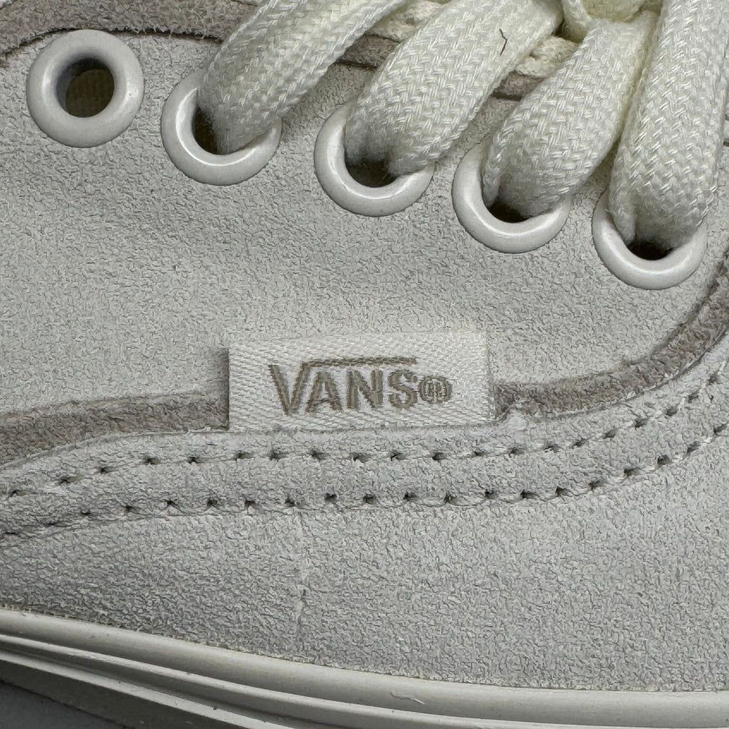 VANS Authentic Sliver Sneakers Shoes Women's Sz 10 White/White VN000D6DWWW
