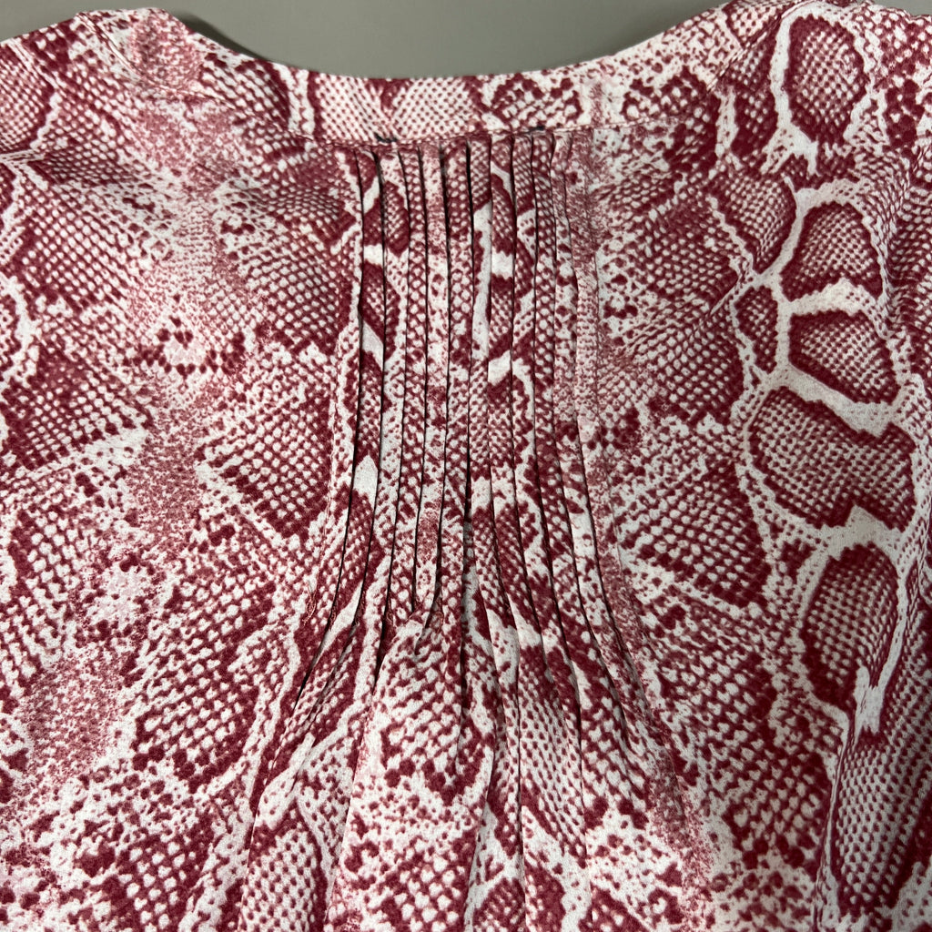 CHELSEA & THEODORE Sleeveless Blouse Women's Size M Pink Python 2165072 (NEW)
