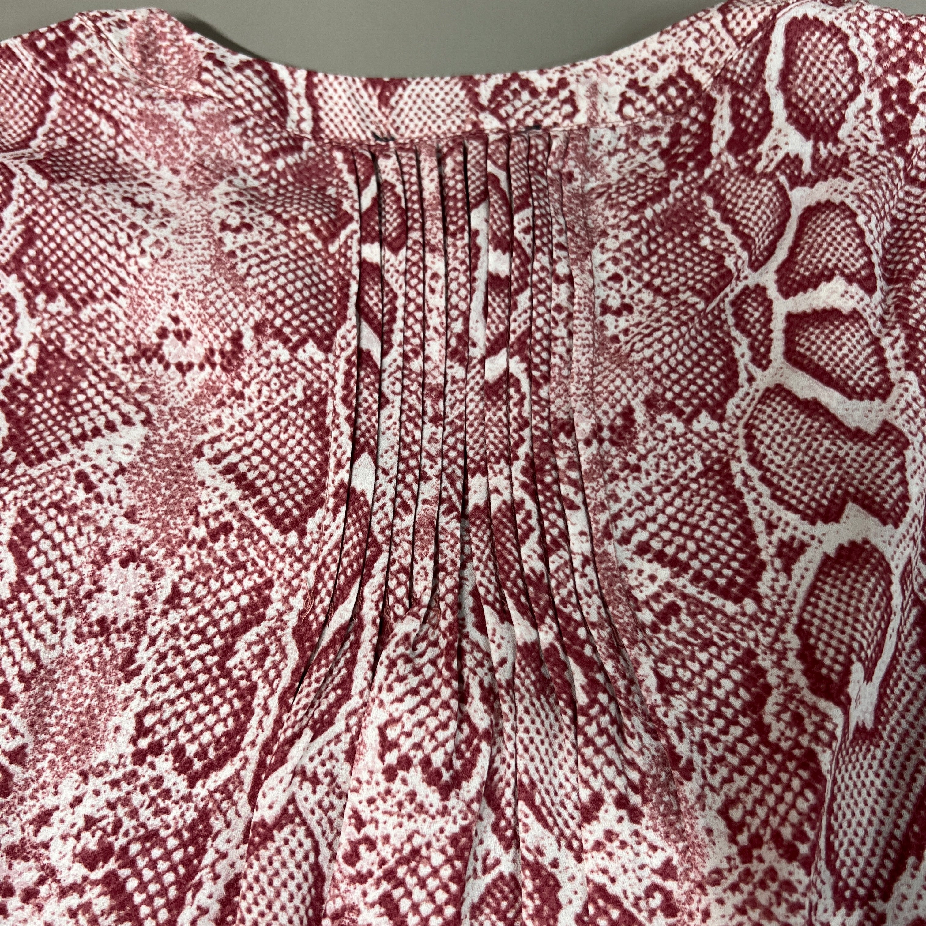 CHELSEA & THEODORE Sleeveless Blouse Women's Size M Pink Python 2165072 (NEW)