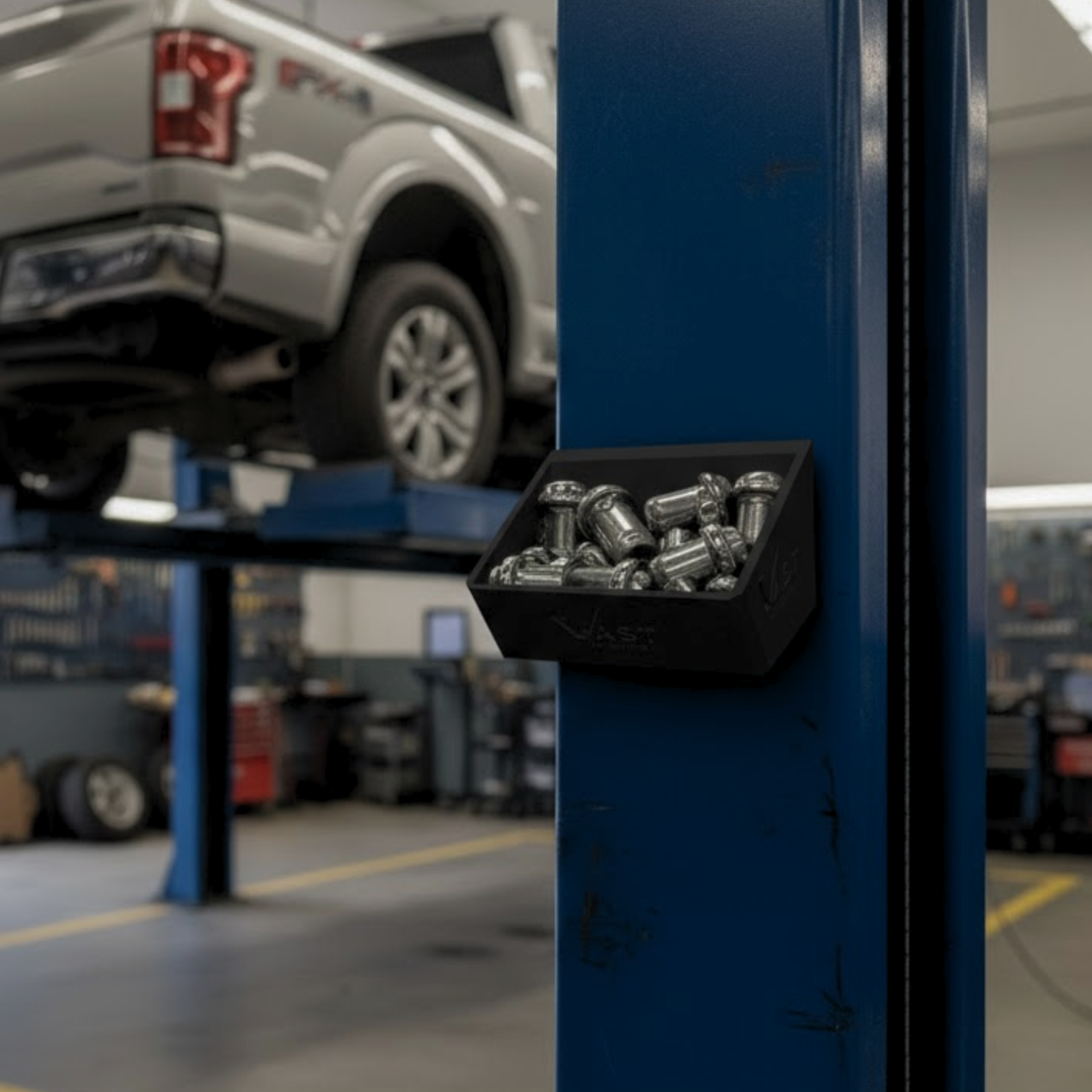 Heavy-Duty Non-Marring Magnetic Parts Bucket for Lug Nuts & More