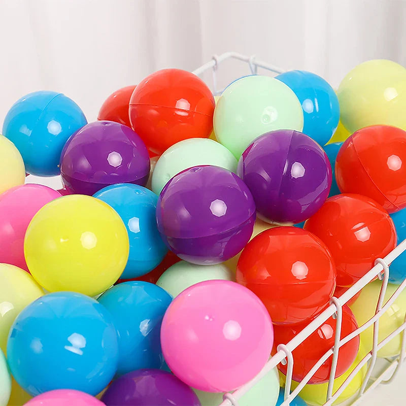50 Clear Plastic Capsules for Party Favors and Vending Machines | 32mm