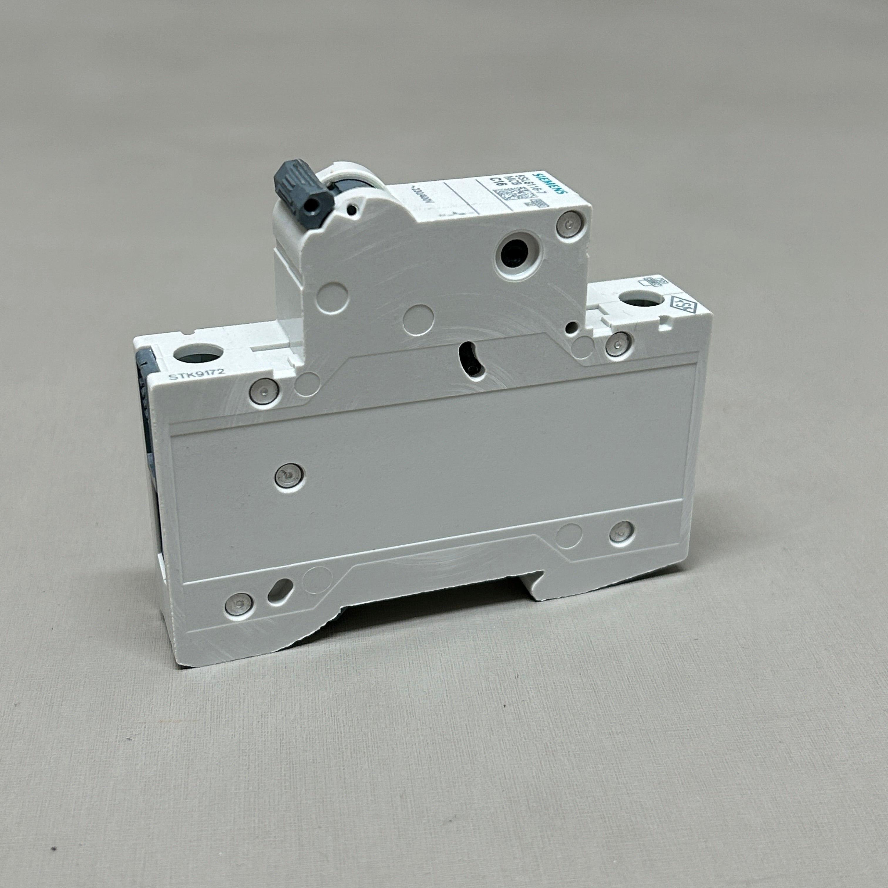SIEMENS Miniature Circuit Breaker 16 AMP 230-400 VAC Off-White 5SL6116-7 (New)