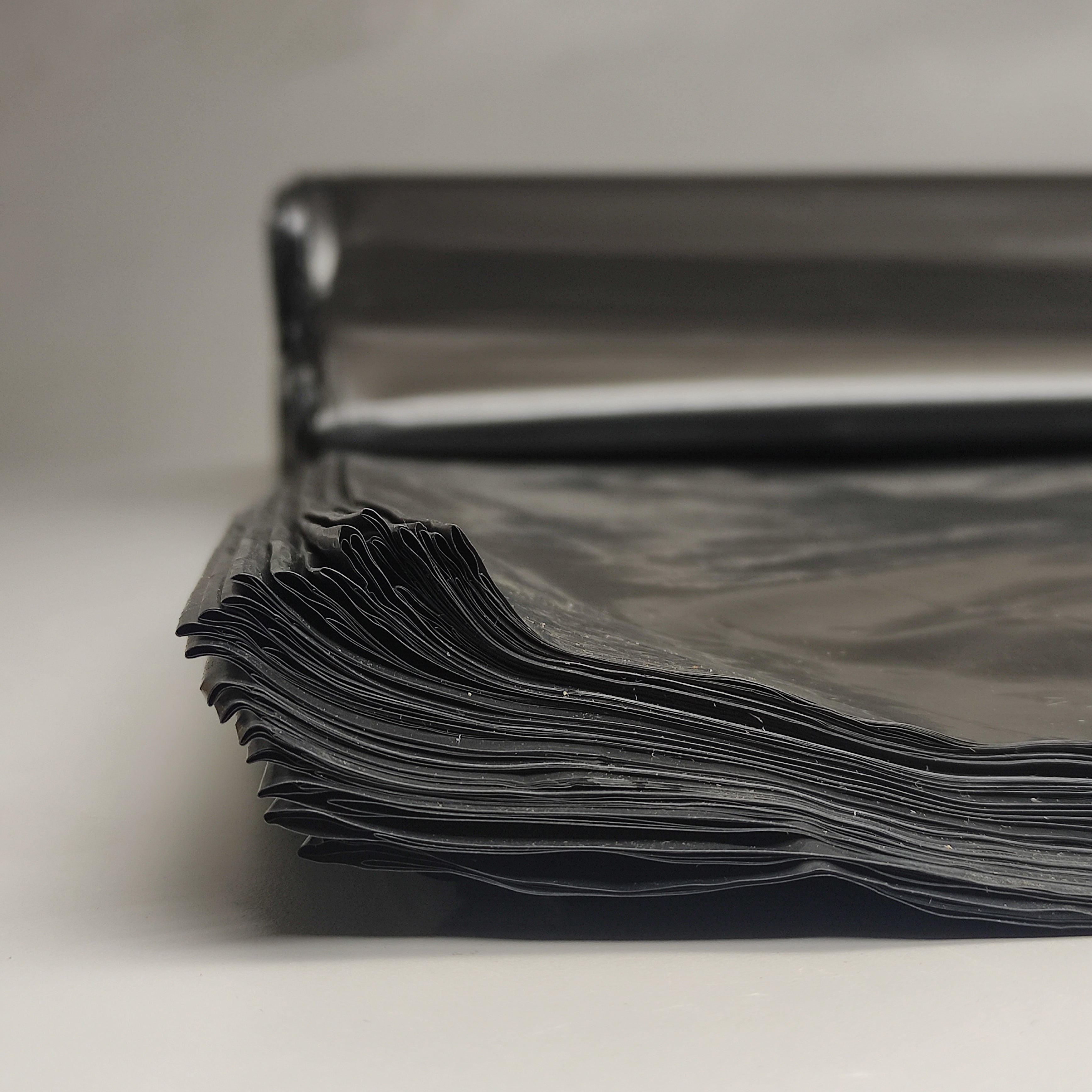 STOUT COMMERCIAL (100 BAGS) 65 Gallon 1.5MIL CAN LINERS 50" X 51" T5051B15